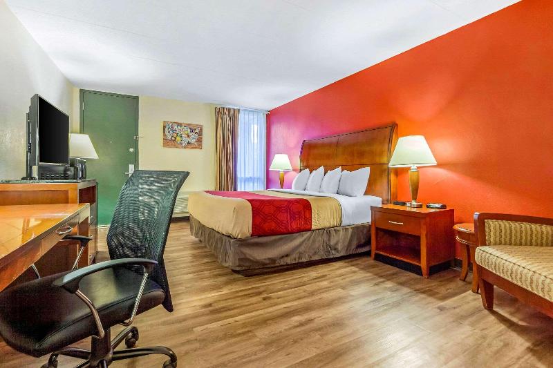 Econo Lodge Inn & Suites image