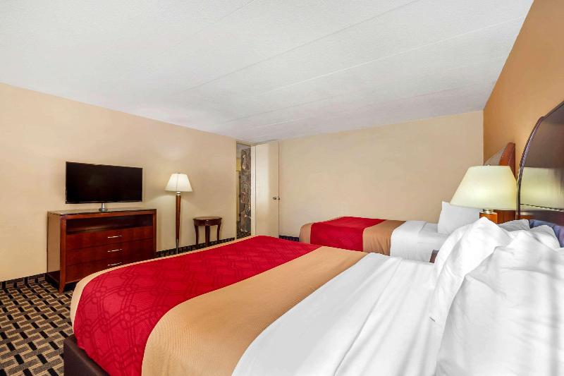 Econo Lodge Inn & Suites image