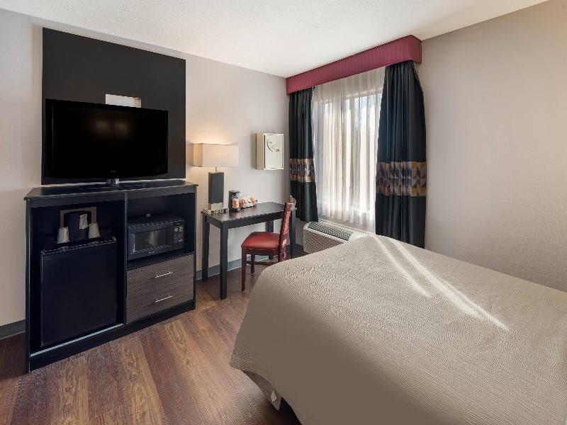 Quality Inn & Suites Cincinnati I-275 image