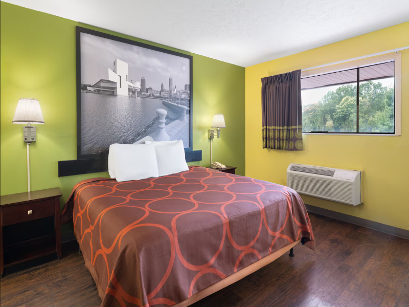 Super 8 by Wyndham Youngstown/Girard image