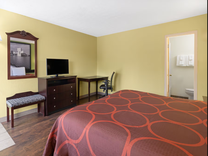 Super 8 by Wyndham Youngstown/Girard image