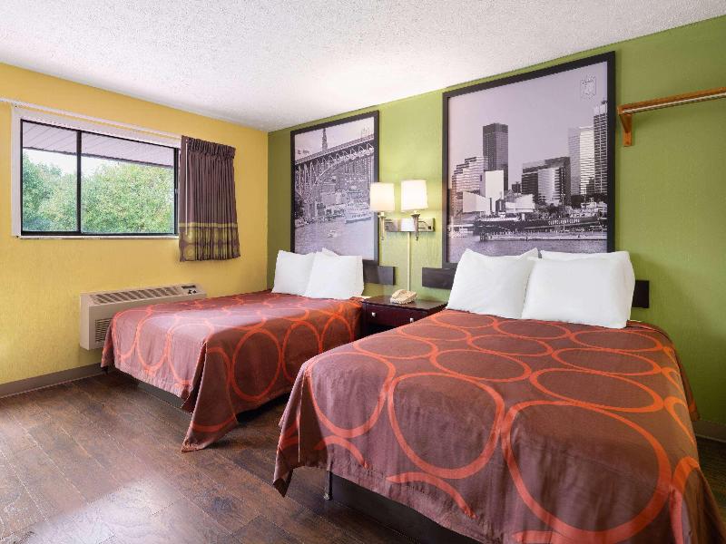 Super 8 by Wyndham Youngstown/Girard image