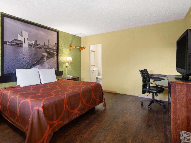 Super 8 by Wyndham Youngstown/Girard image