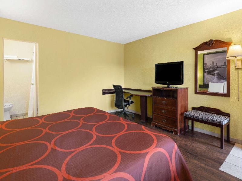 Super 8 by Wyndham Youngstown/Girard image