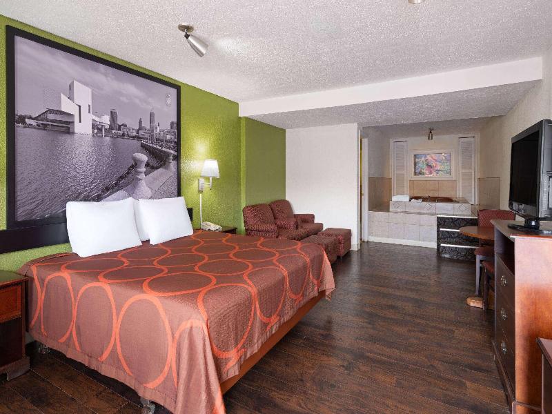 Super 8 by Wyndham Youngstown/Girard image