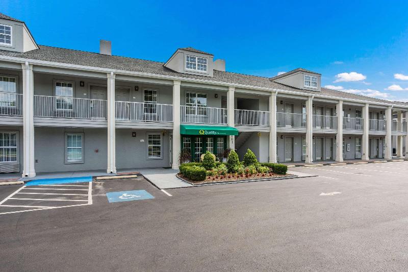 Quality Inn Gallatin-Nashville Metro image