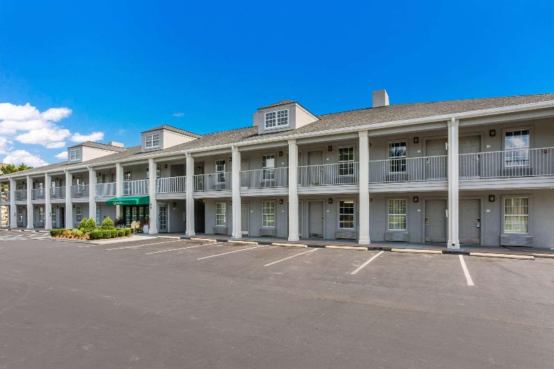 Quality Inn Gallatin-Nashville Metro image