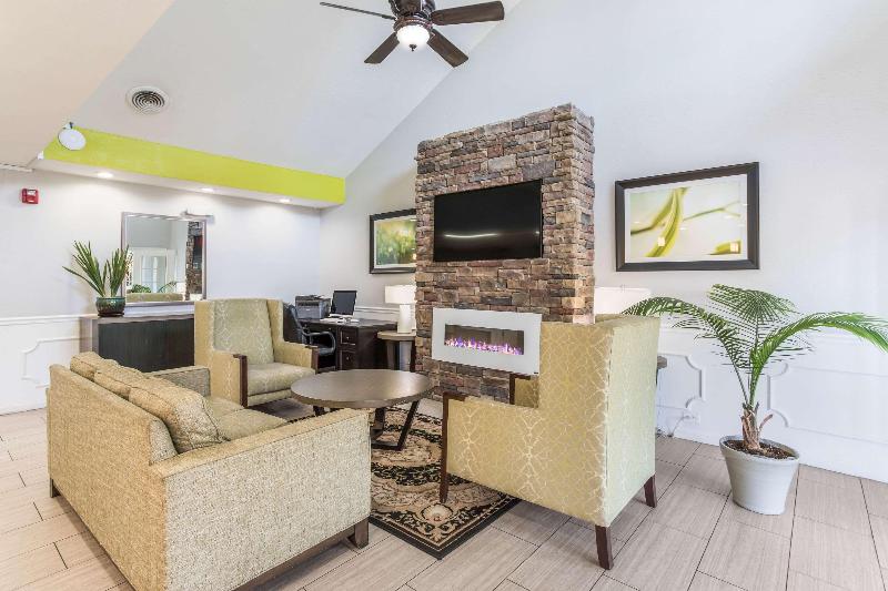 Quality Inn Gallatin-Nashville Metro image