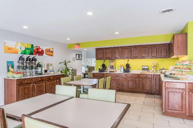 Quality Inn Gallatin-Nashville Metro image