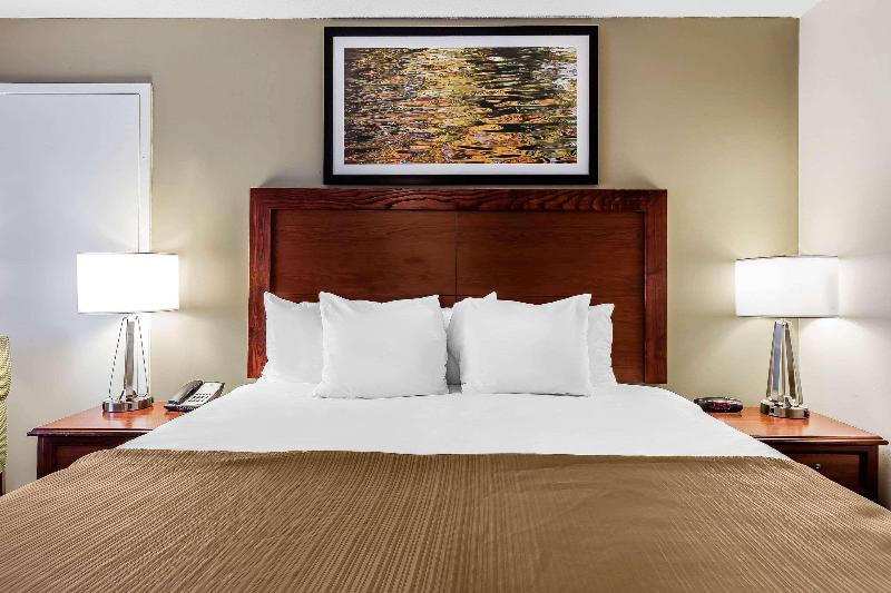 Quality Inn Gallatin-Nashville Metro image