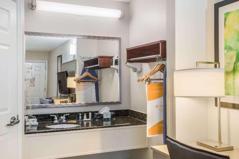 Quality Inn Gallatin-Nashville Metro image