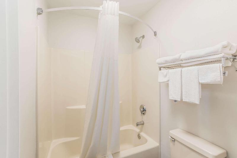 Quality Inn Gallatin-Nashville Metro image