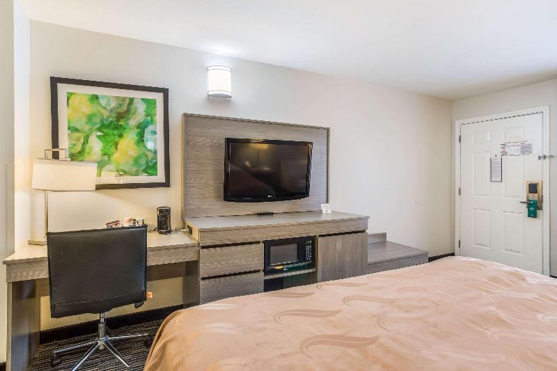 Quality Inn Gallatin-Nashville Metro image