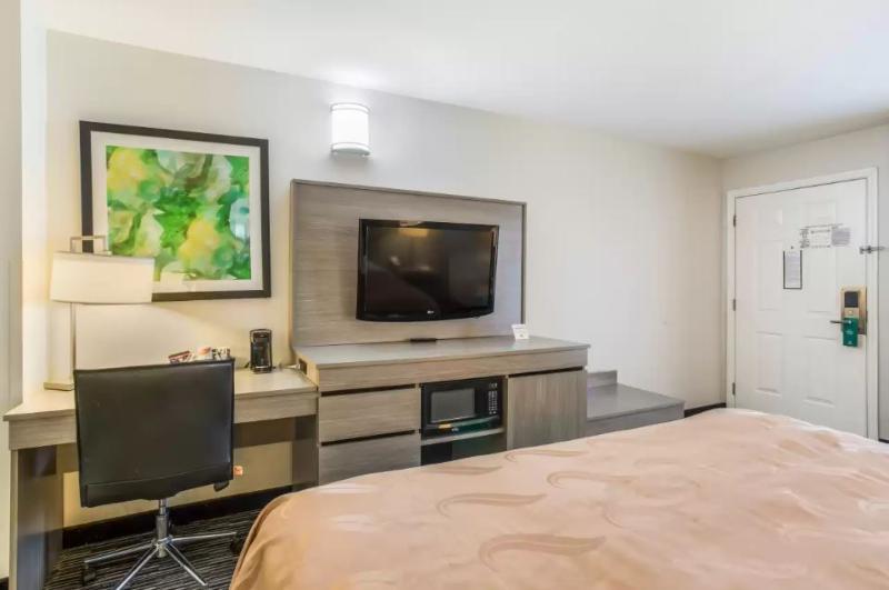 Quality Inn Gallatin-Nashville Metro image