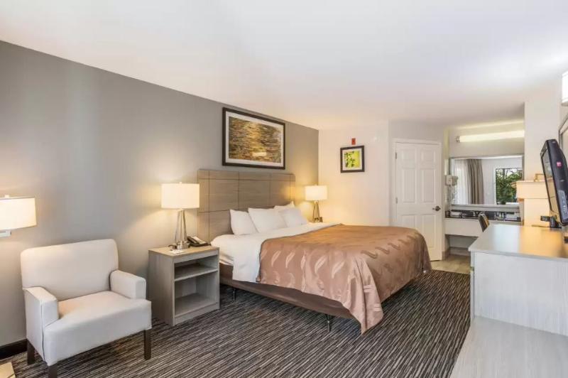 Quality Inn Gallatin-Nashville Metro image