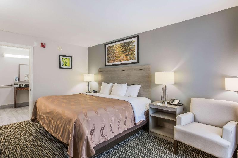 Quality Inn Gallatin-Nashville Metro image