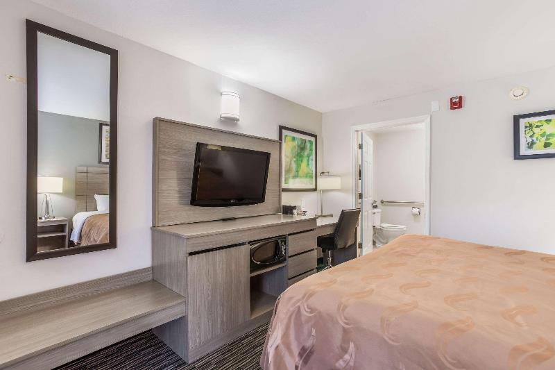 Quality Inn Gallatin-Nashville Metro image