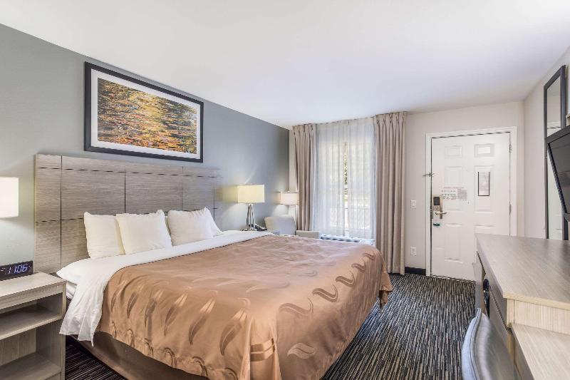 Quality Inn Gallatin-Nashville Metro image