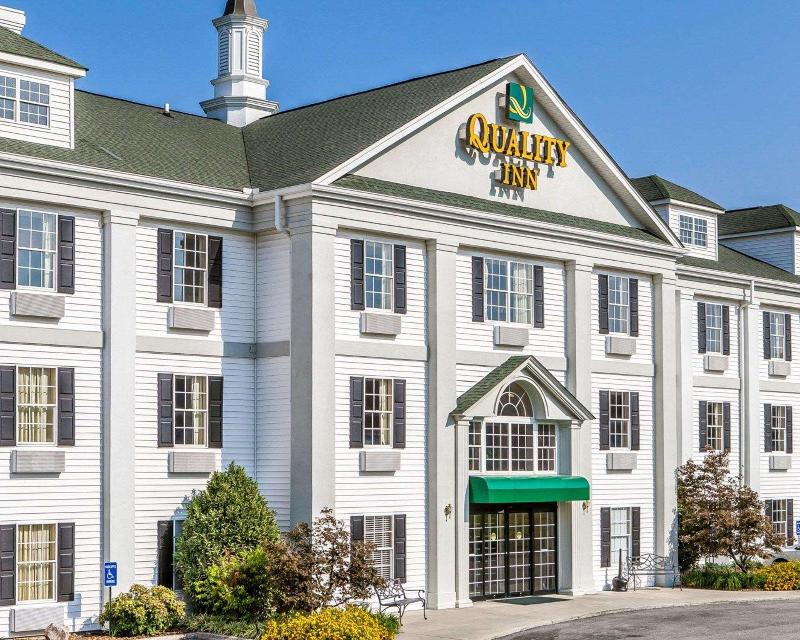 Quality Inn Oak Ridge image