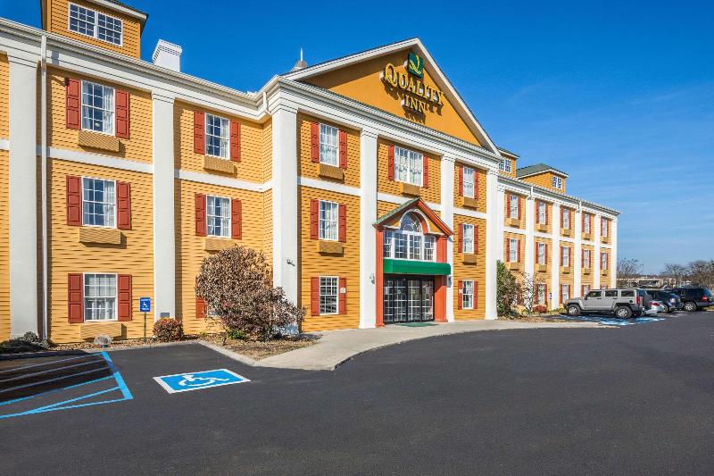 Quality Inn Oak Ridge image