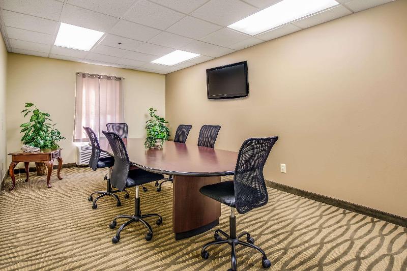Quality Inn Oak Ridge image