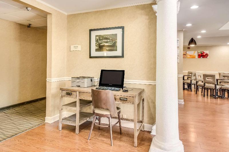 Quality Inn Oak Ridge image