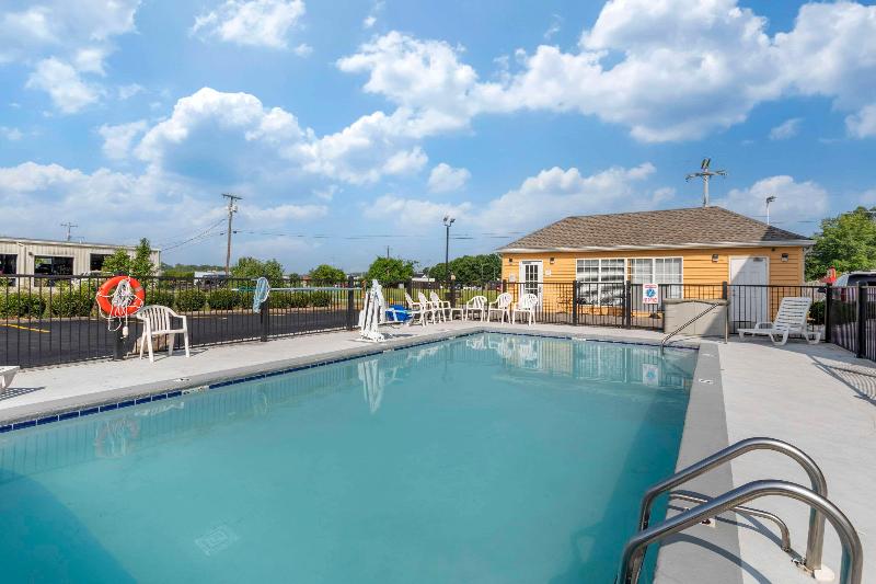Quality Inn Oak Ridge image