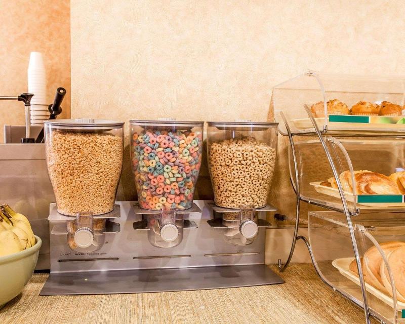 Quality Inn Oak Ridge image