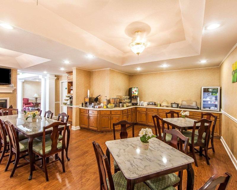 Quality Inn Oak Ridge image