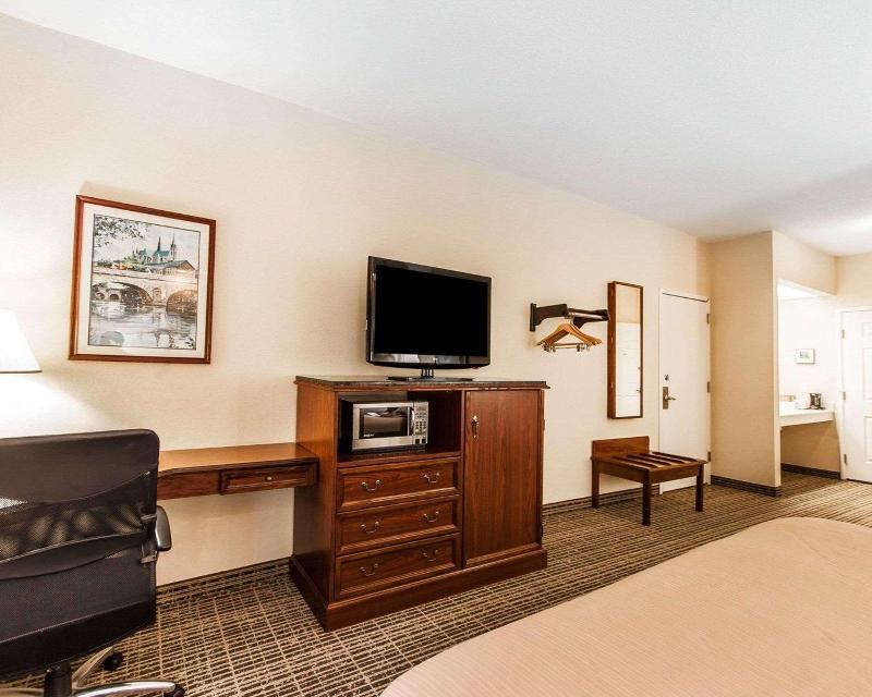 Quality Inn Oak Ridge image