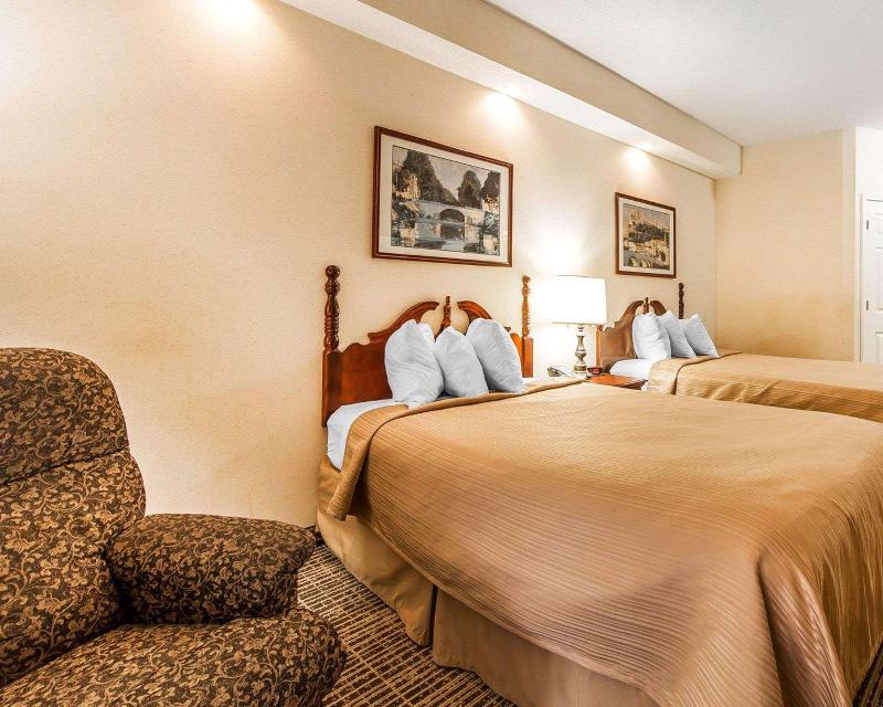 Quality Inn Oak Ridge image