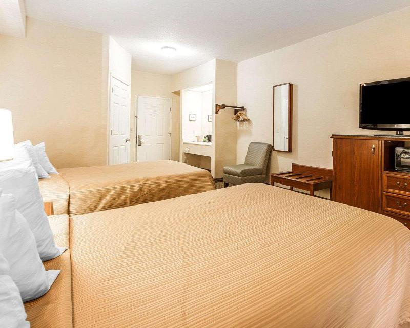 Quality Inn Oak Ridge image