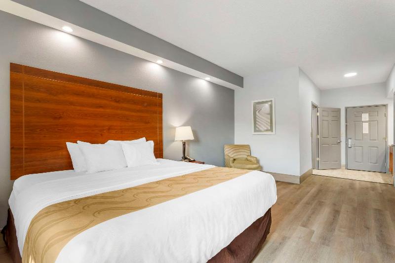 Quality Inn Oak Ridge image