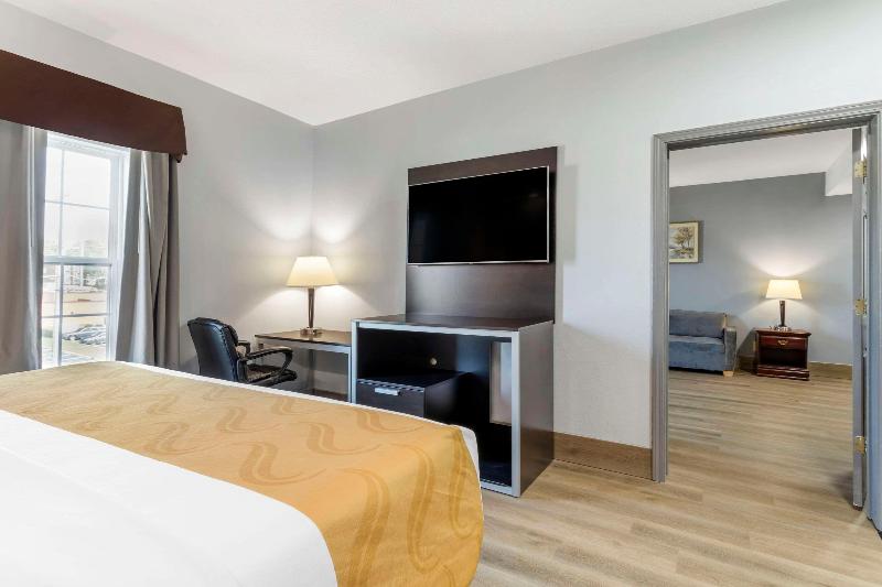 Quality Inn Oak Ridge image