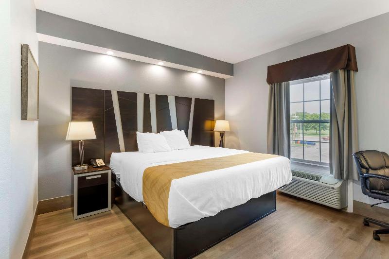 Quality Inn Oak Ridge image