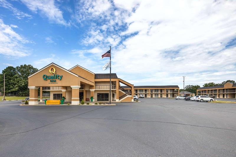 Quality Inn Paris image
