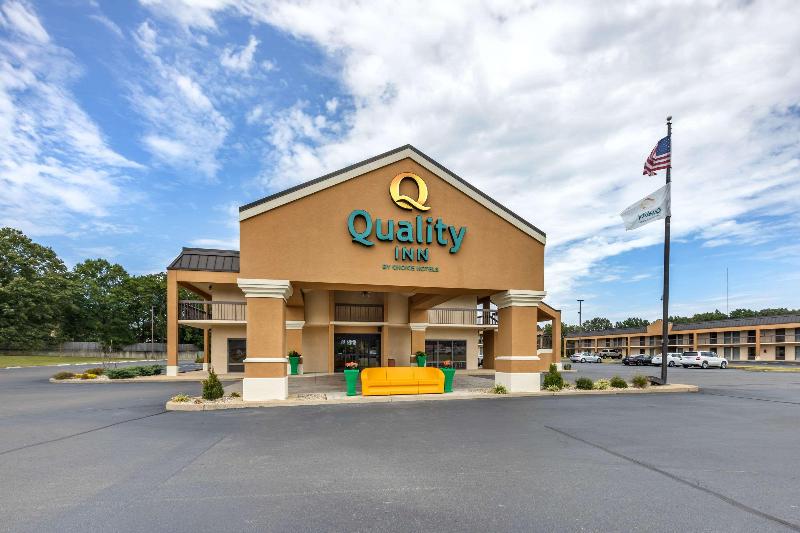 Quality Inn Paris image