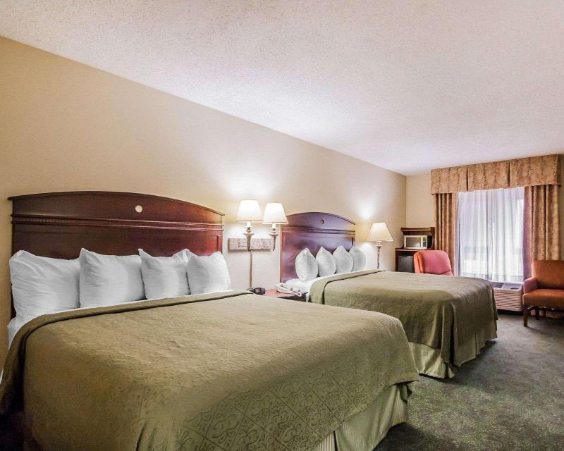 Quality Inn Paris image