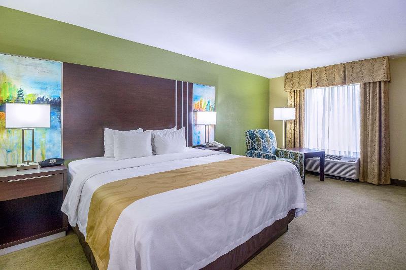 Quality Inn Paris image