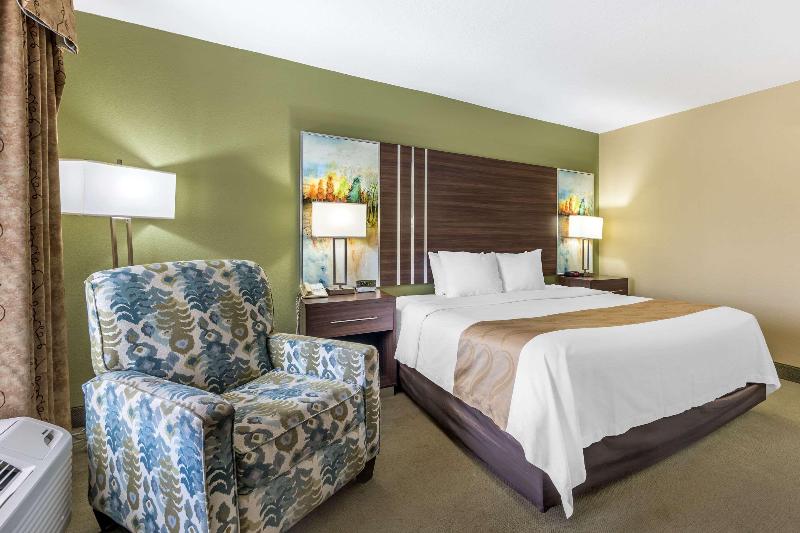 Quality Inn Paris image