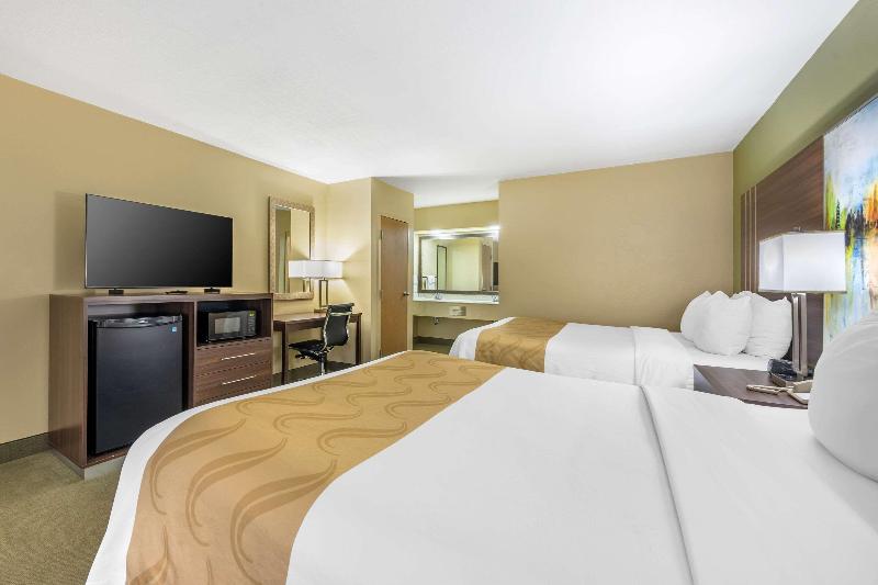 Quality Inn Paris image
