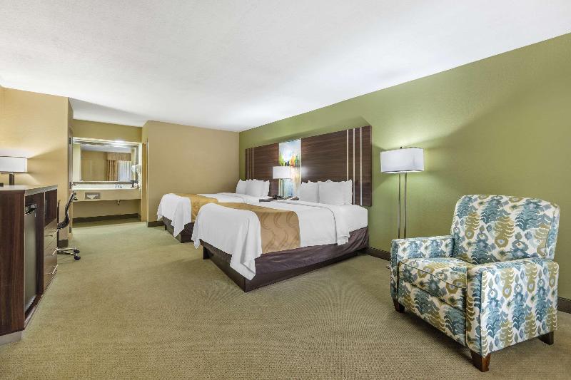 Quality Inn Paris image