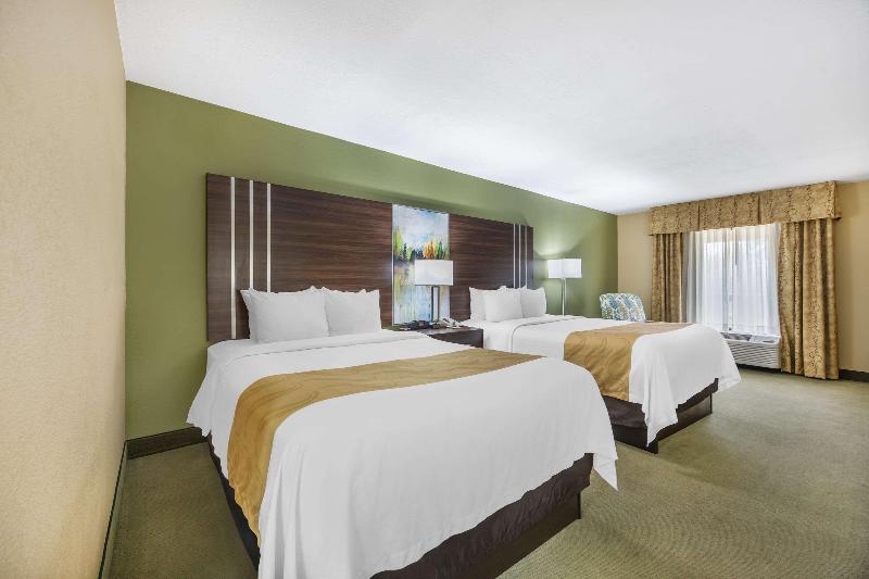 Quality Inn Paris image