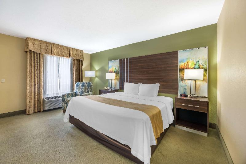 Quality Inn Paris image