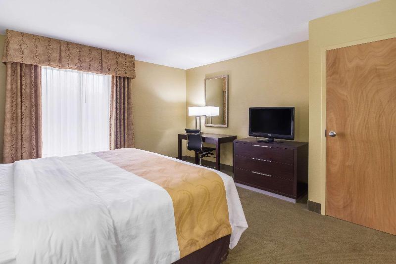 Quality Inn Paris image