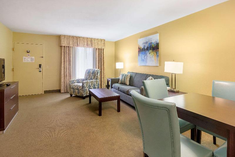 Quality Inn Paris image