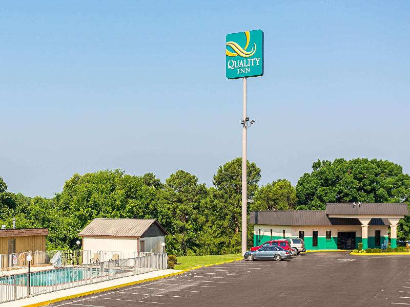 Quality Inn Hurricane Mills image