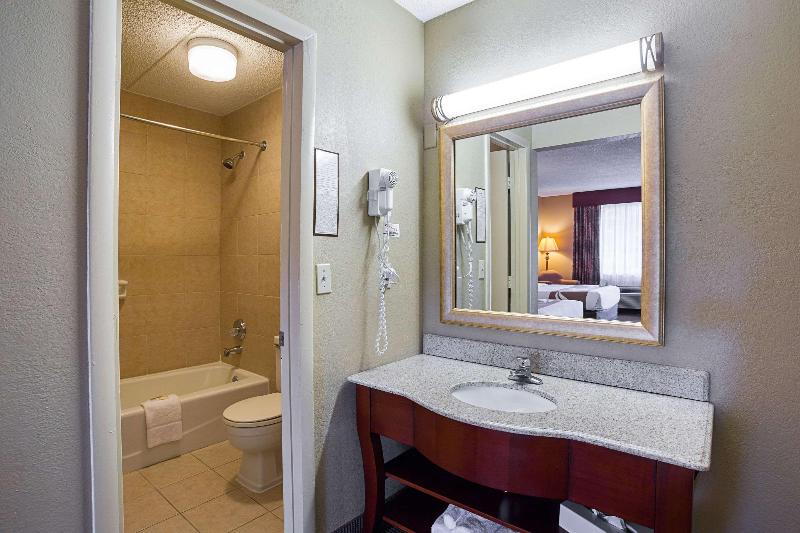 Quality Inn Hurricane Mills image
