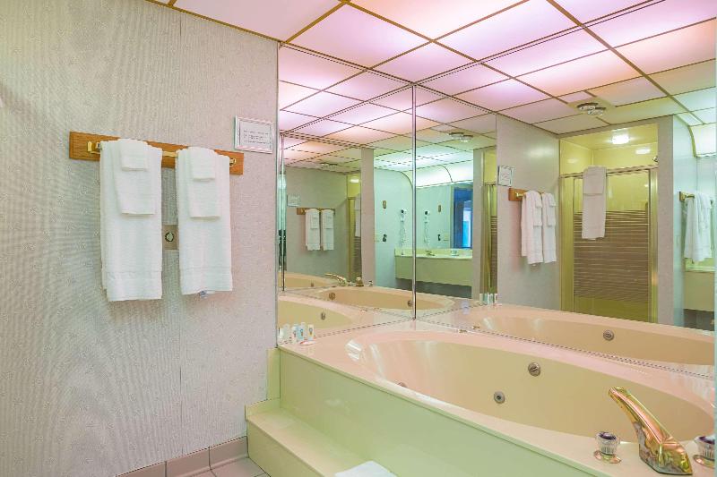 Quality Inn Hurricane Mills image