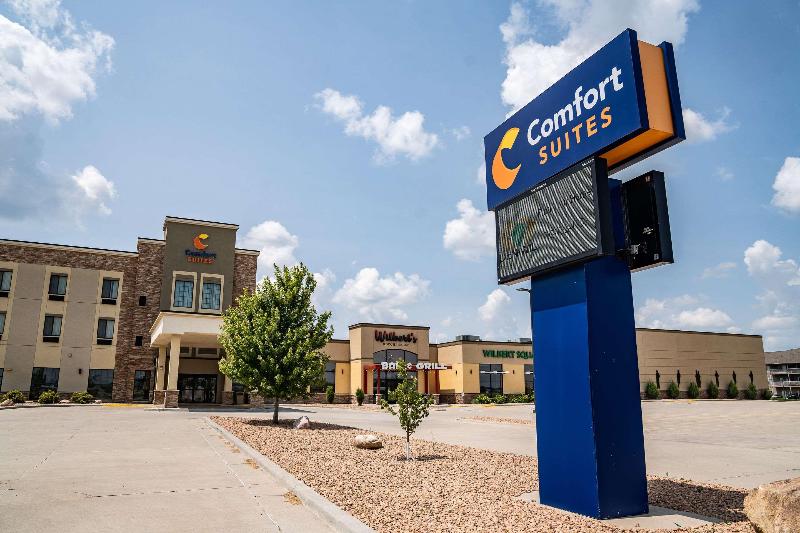 Comfort Suites University Brookings image